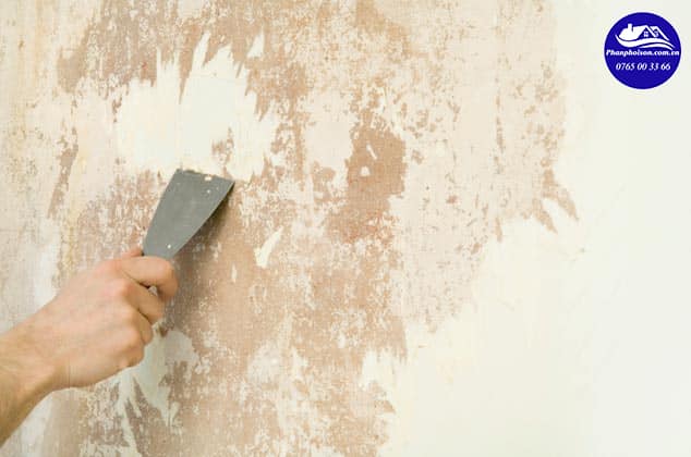 vệ sinh bề mặt tường trước khi sơn